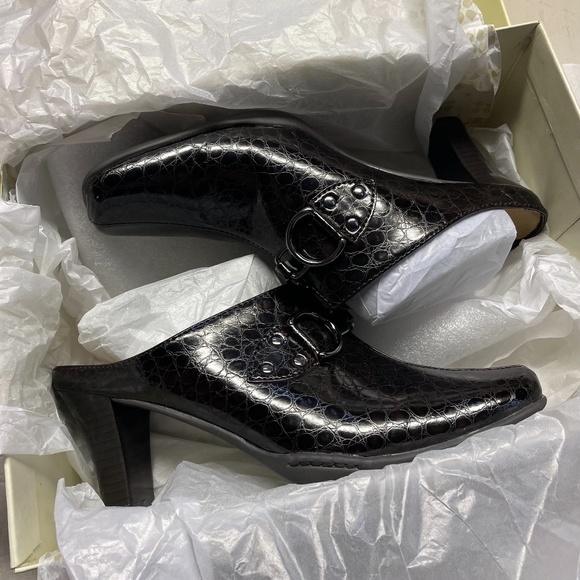 Naturalizer Shoes - Naturalizer Becka Brown Wedged Boots 8 Brand NEW